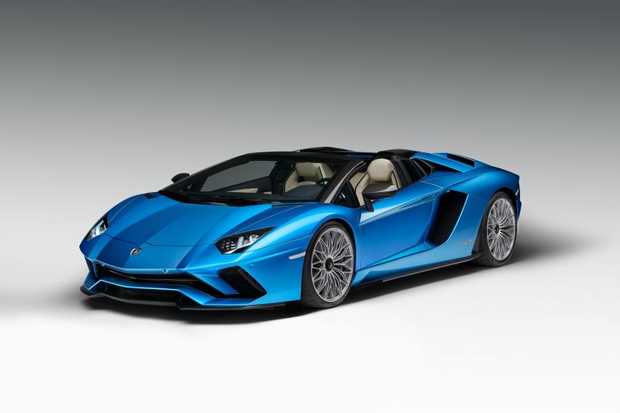  Lamborghini Aventador S Roadster 2017 года  (фото 1 из 27)